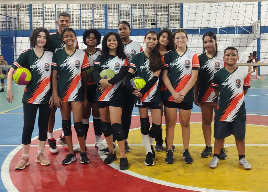 Escolinha de Vôlei ADG